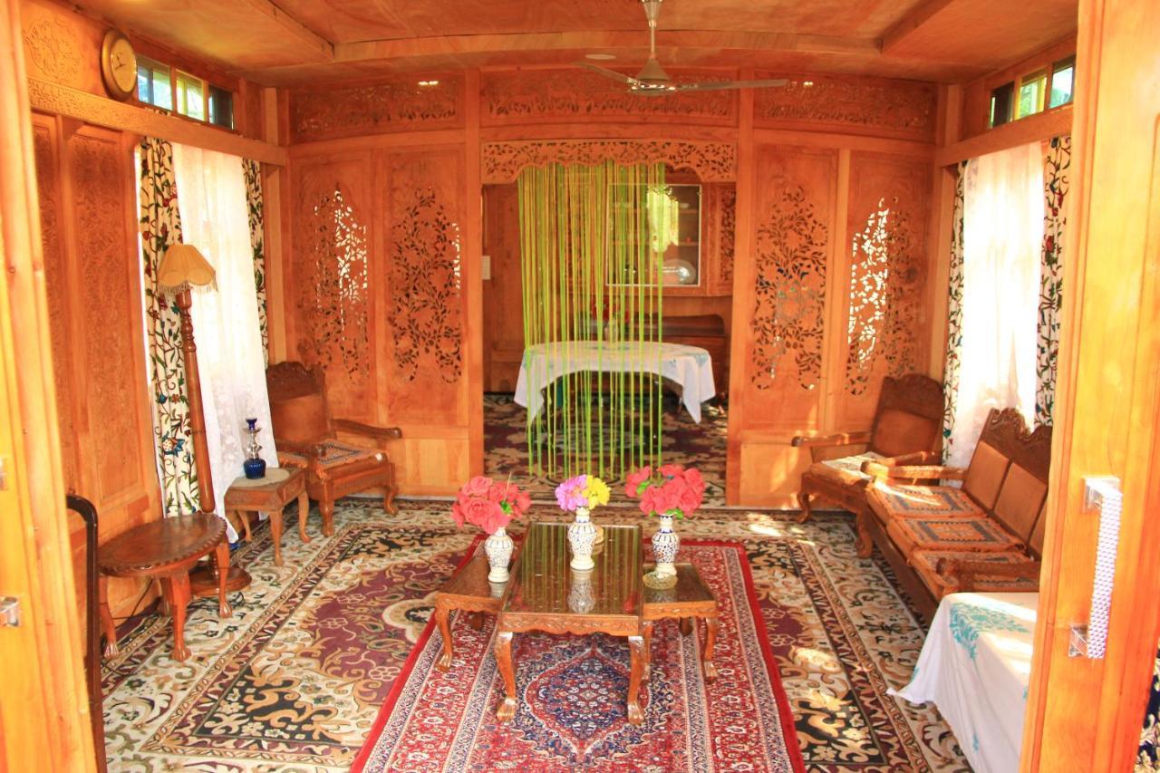 Umbrella Group Of House Boat Hotel Srīnagar Exterior foto